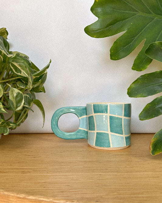 Two-Tone Turquoise Wavy Checkered Mug